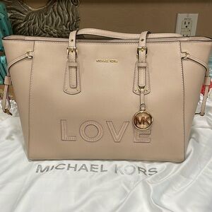 Michael Kors Limited Edition Voyager LOVE Tote Blush